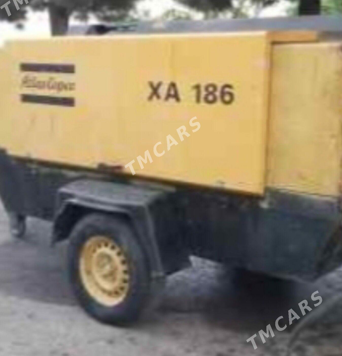 JCB Pilingmaster 2010 - 130 000 TMT - 11 мкр - img 2
