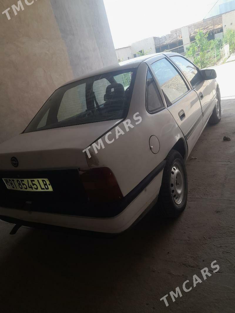 Opel Vectra 1989 - 19 000 TMT - Сейди - img 3