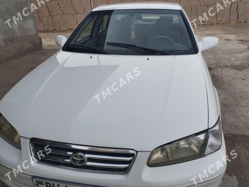 Toyota Camry 2000 - 150 000 TMT - Дашогуз - img 4