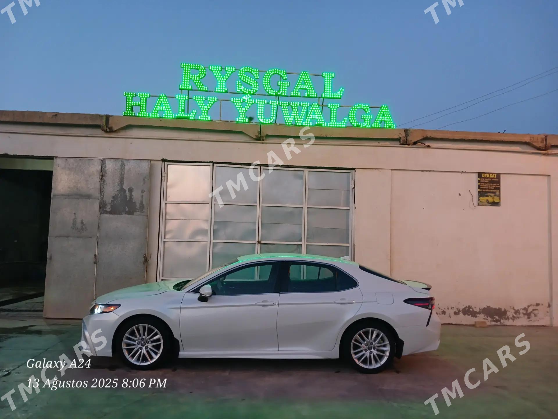 Toyota Camry 2022 - 300 000 TMT - Мары - img 5