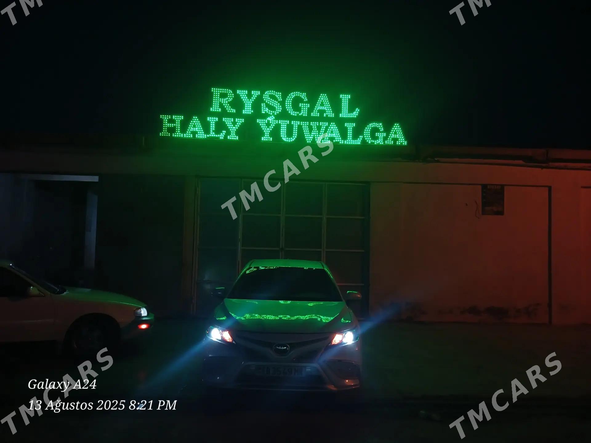 Toyota Camry 2022 - 300 000 TMT - Мары - img 2