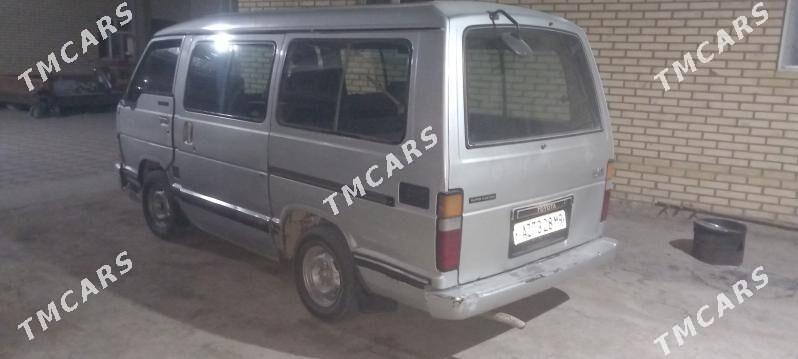 Toyota Hiace 1987 - 30 000 TMT - Murgap - img 4