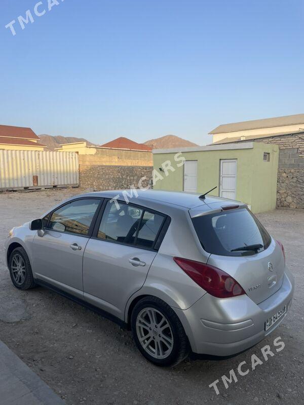 Nissan Versa 2010 - 110 000 TMT - Балканабат - img 2