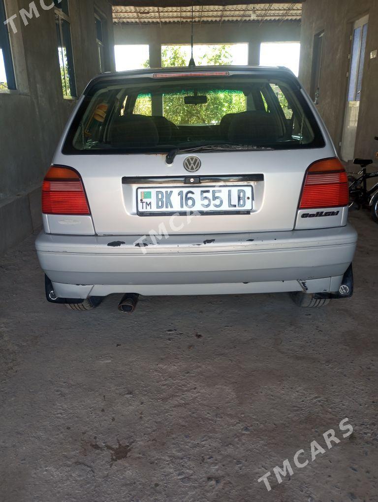 Volkswagen Golf 1994 - 25 000 TMT - Фарап - img 6
