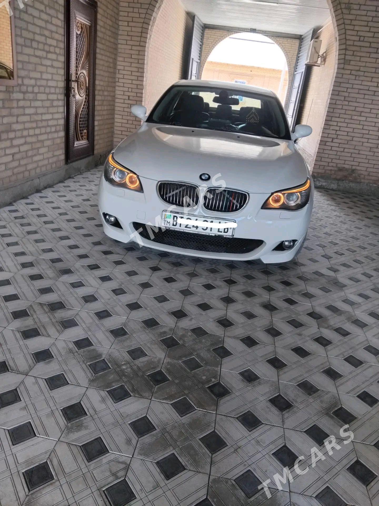 BMW E60 2008 - 190 000 TMT - Çärjew - img 3