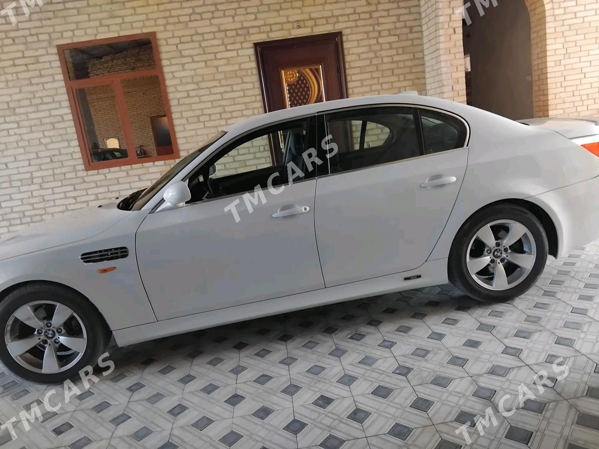 BMW E60 2008 - 190 000 TMT - Çärjew - img 2