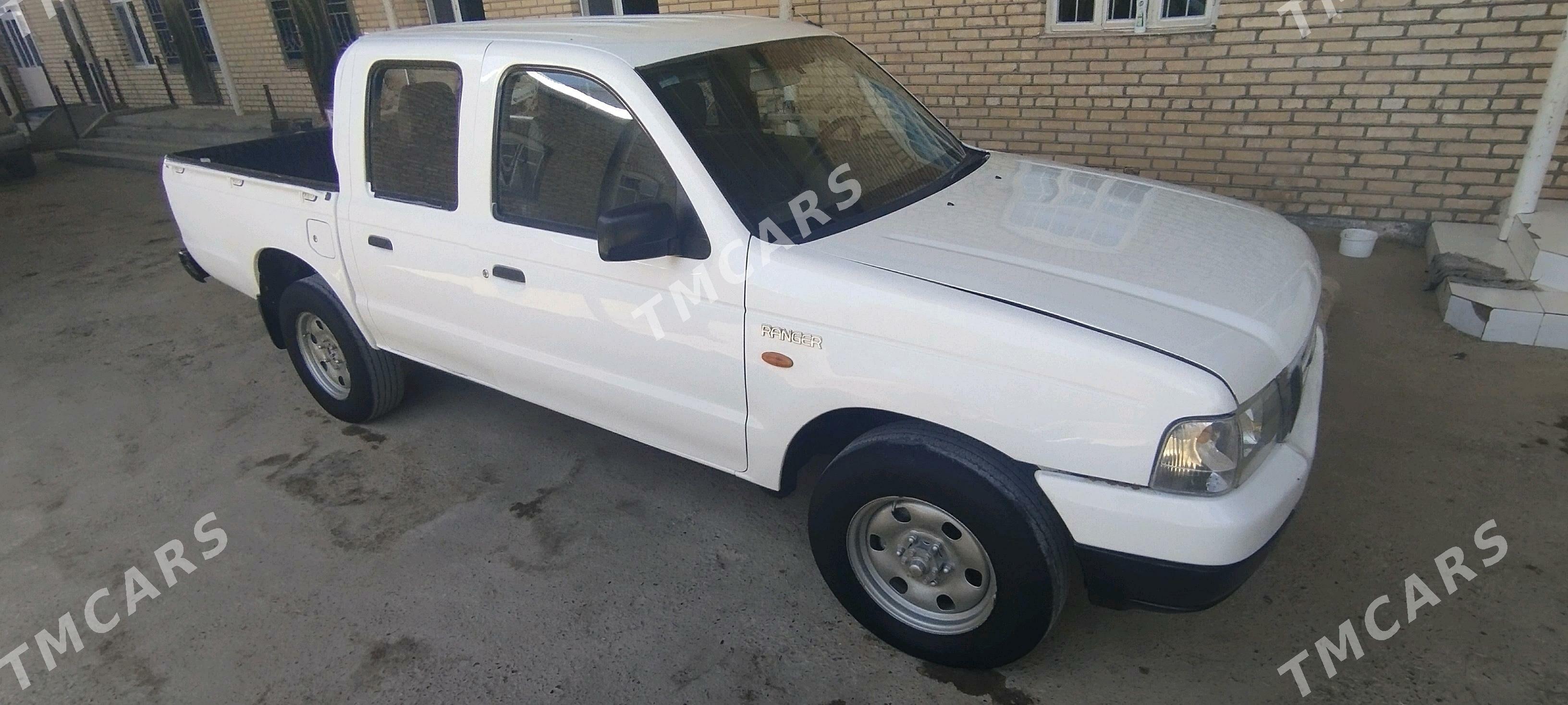Toyota 4Runner 2002 - 66 000 TMT - Мары - img 7