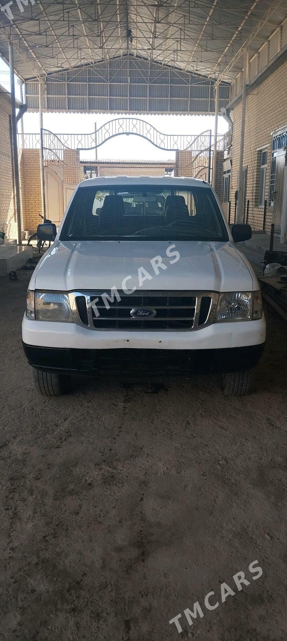 Toyota 4Runner 2002 - 66 000 TMT - Мары - img 3