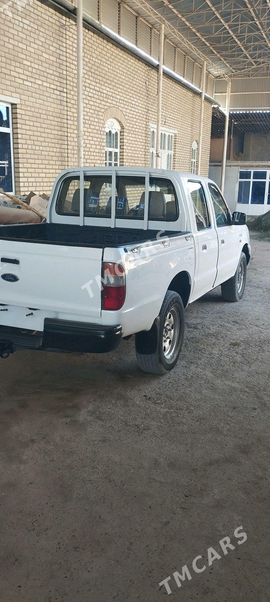Toyota 4Runner 2002 - 66 000 TMT - Мары - img 5