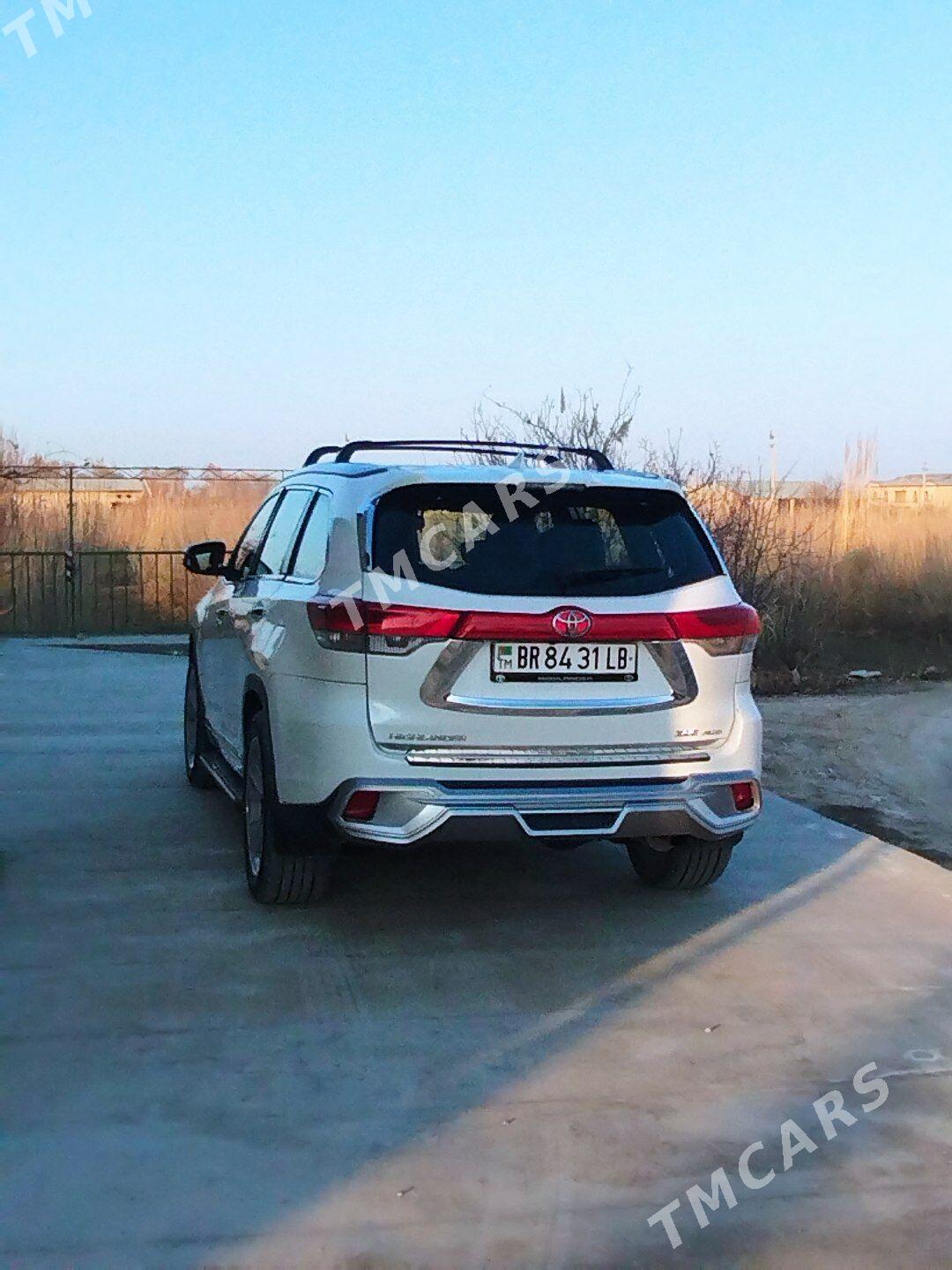 Toyota Highlander 2017 - 460 000 TMT - Туркменабат - img 3