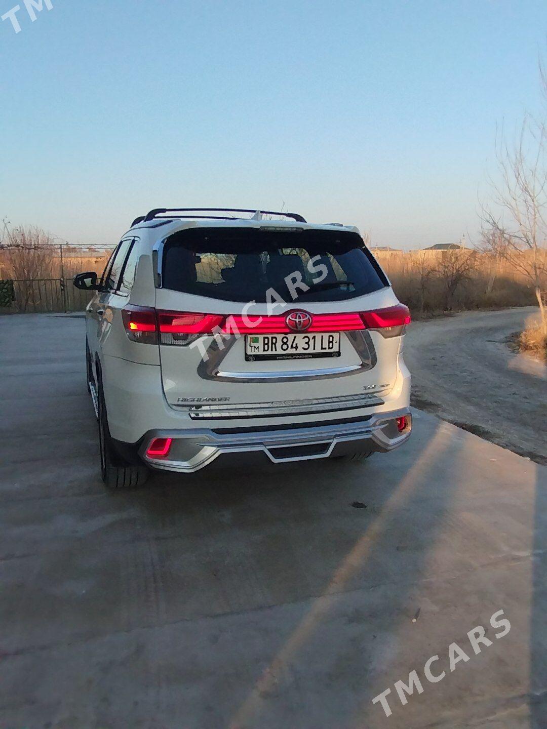 Toyota Highlander 2017 - 460 000 TMT - Туркменабат - img 7