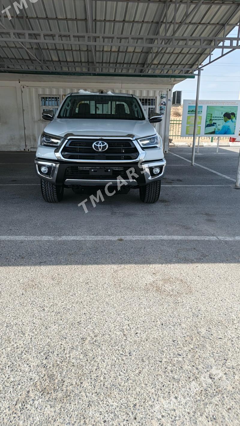 Toyota Hilux 2025 - 700 000 TMT - Ашхабад - img 3