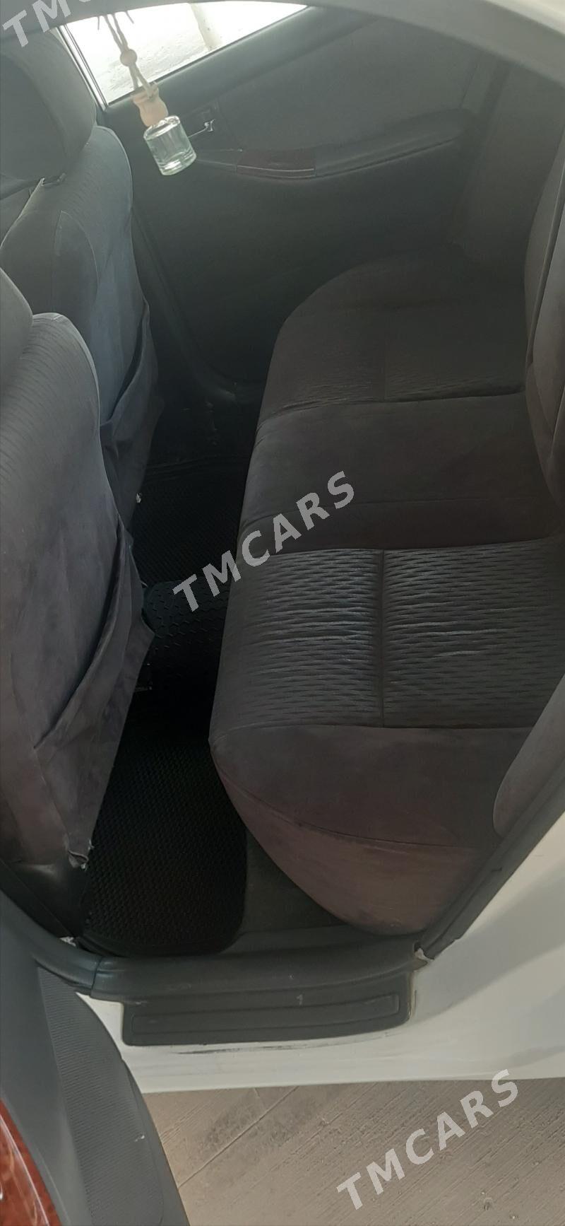 Toyota Corolla 2006 - 130 000 TMT - Кëши - img 3