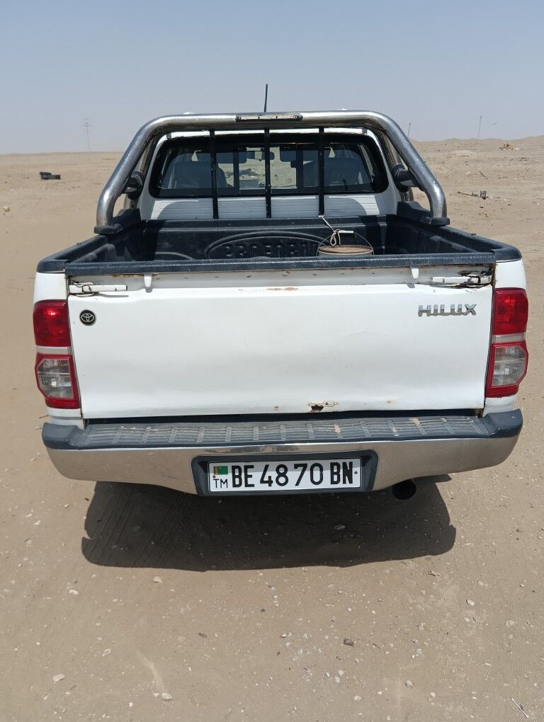 Toyota Hilux 2011 - 230 000 TMT - Хазар - img 5