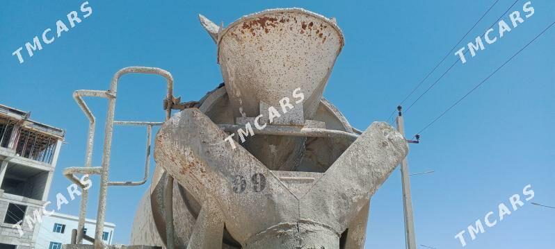 Scania Truck 2002 - 400 000 TMT - Мары - img 6