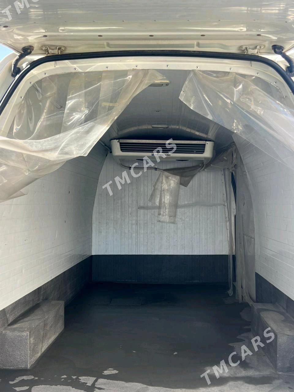 Toyota Hiace 2018 - 425 000 TMT - Türkmenabat - img 5