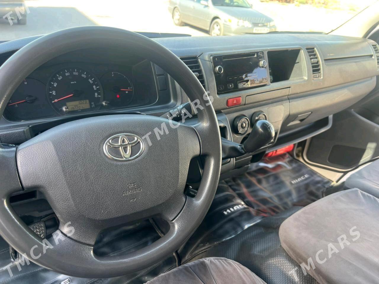 Toyota Hiace 2018 - 425 000 TMT - Türkmenabat - img 3