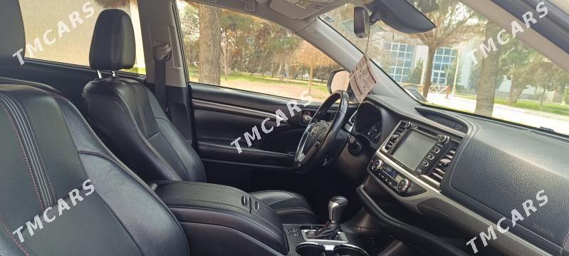 Toyota Highlander 2019 - 500 000 TMT - Мары - img 5