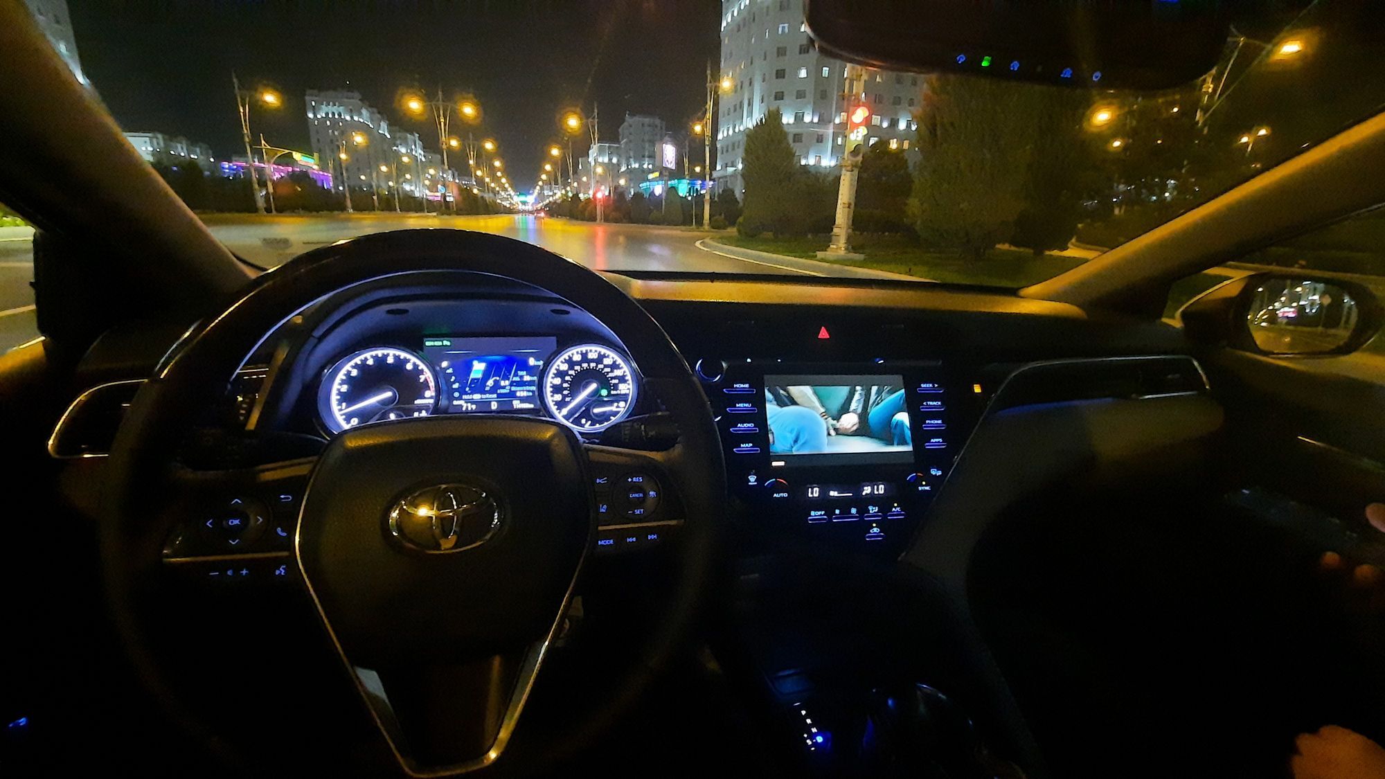 Toyota Camry 2018 - 330 000 TMT - 11 мкр - img 8