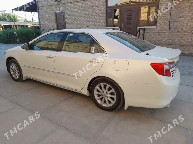 Toyota Camry 2012 - 220 000 TMT - Мары - img 4