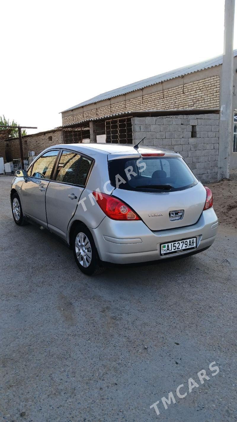 Nissan Versa 2006 - 110 000 TMT - Бабадайхан - img 2