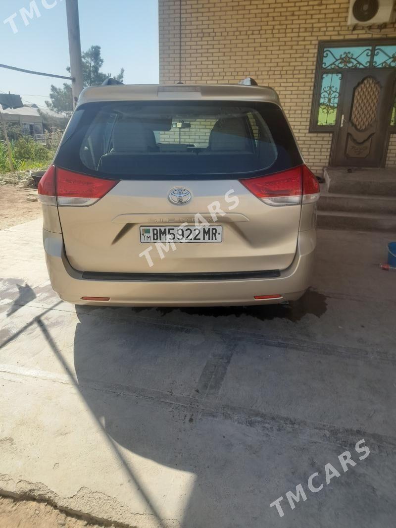 Toyota Sienna 2011 - 270 000 TMT - Wekilbazar - img 3