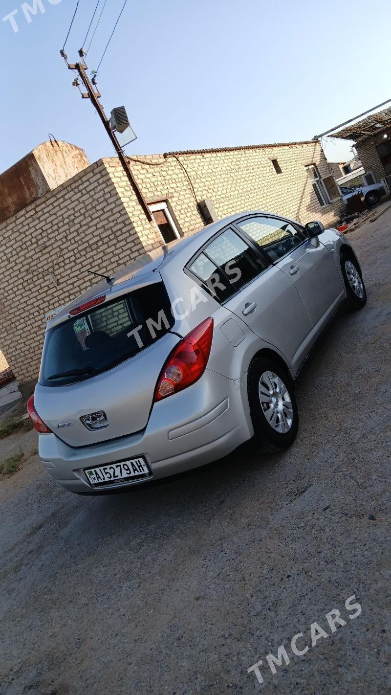 Nissan Versa 2006 - 110 000 TMT - Бабадайхан - img 8