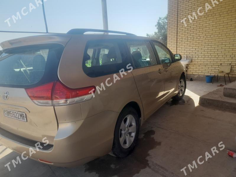 Toyota Sienna 2011 - 270 000 TMT - Wekilbazar - img 4