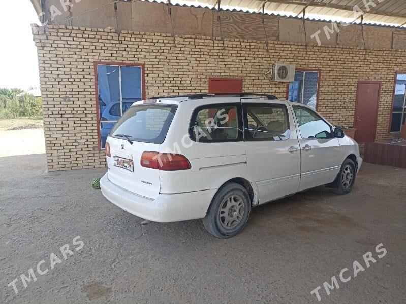 Toyota Sienna 2000 - 110 000 TMT - Сакарчага - img 2