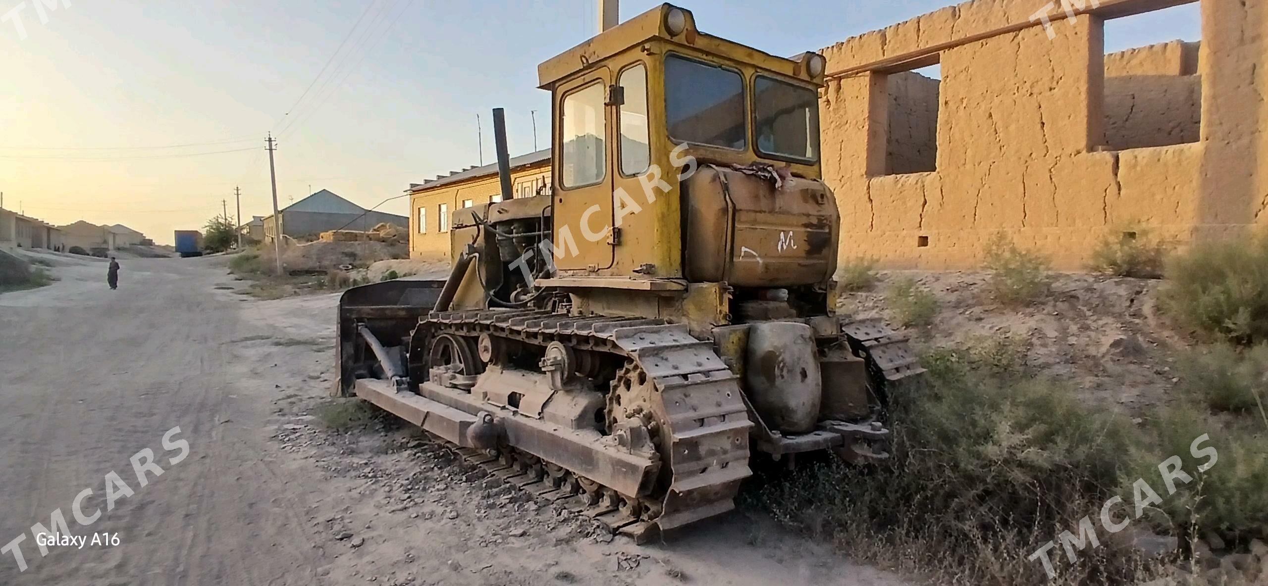 MTZ T-28 1980 - 65 000 TMT - Kerki - img 3