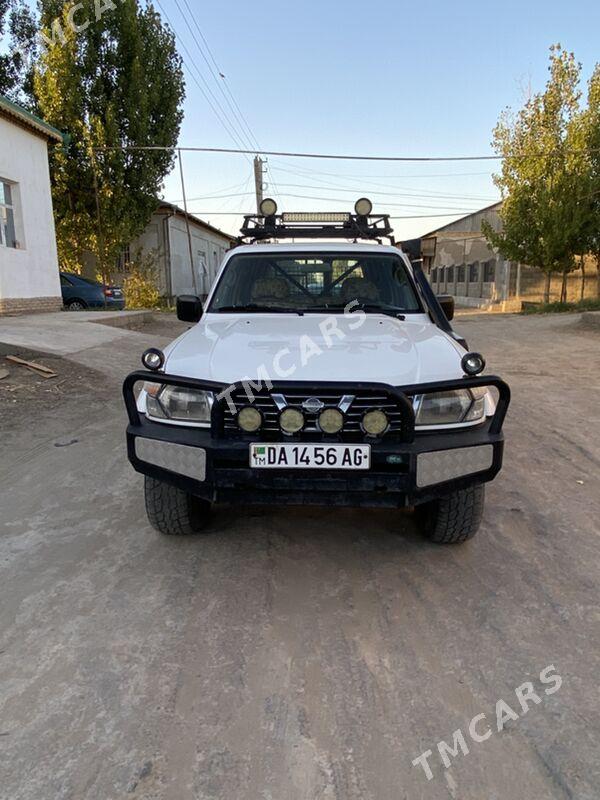 Nissan Patrol 2000 - 150 000 TMT - Гурбансолтан Едже - img 3
