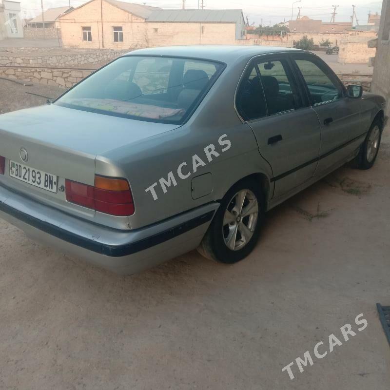 BMW 528 1992 - 30 000 TMT - Türkmenbaşy - img 3