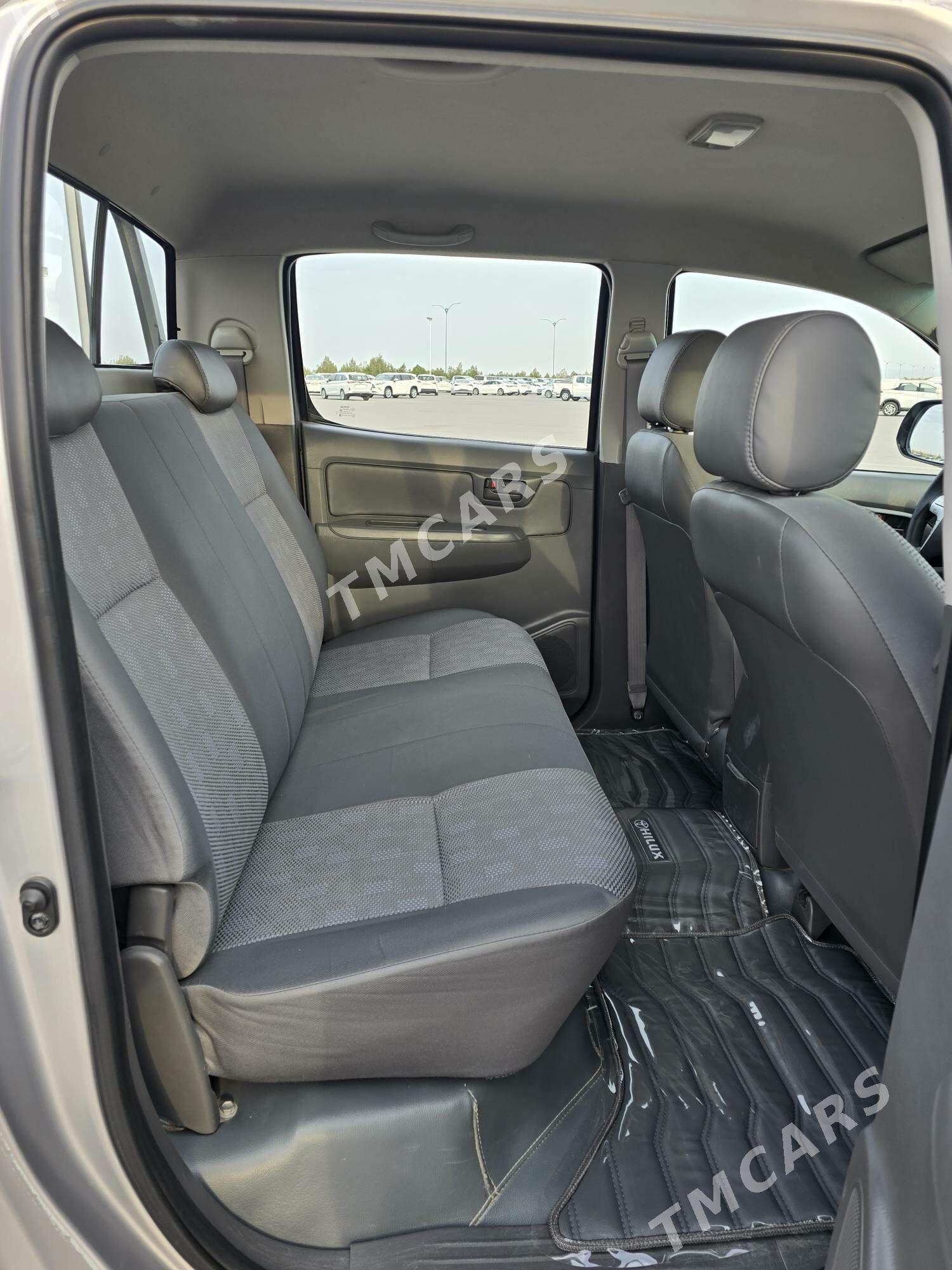 Toyota Hilux 2015 - 440 000 TMT - "Алтын Асыр" Гундогар базары ( Толкучка) - img 2