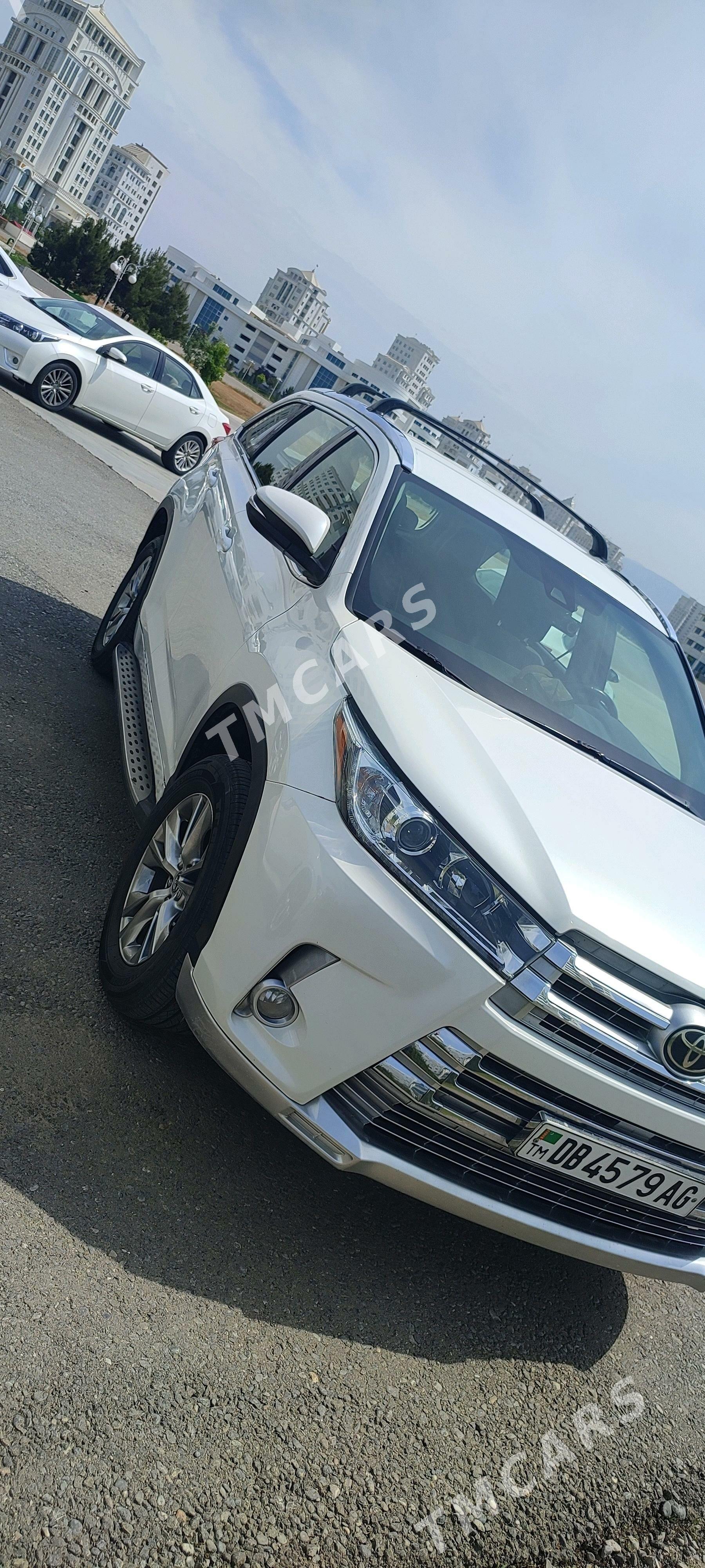Toyota Highlander 2018 - 400 000 TMT - Aşgabat - img 4