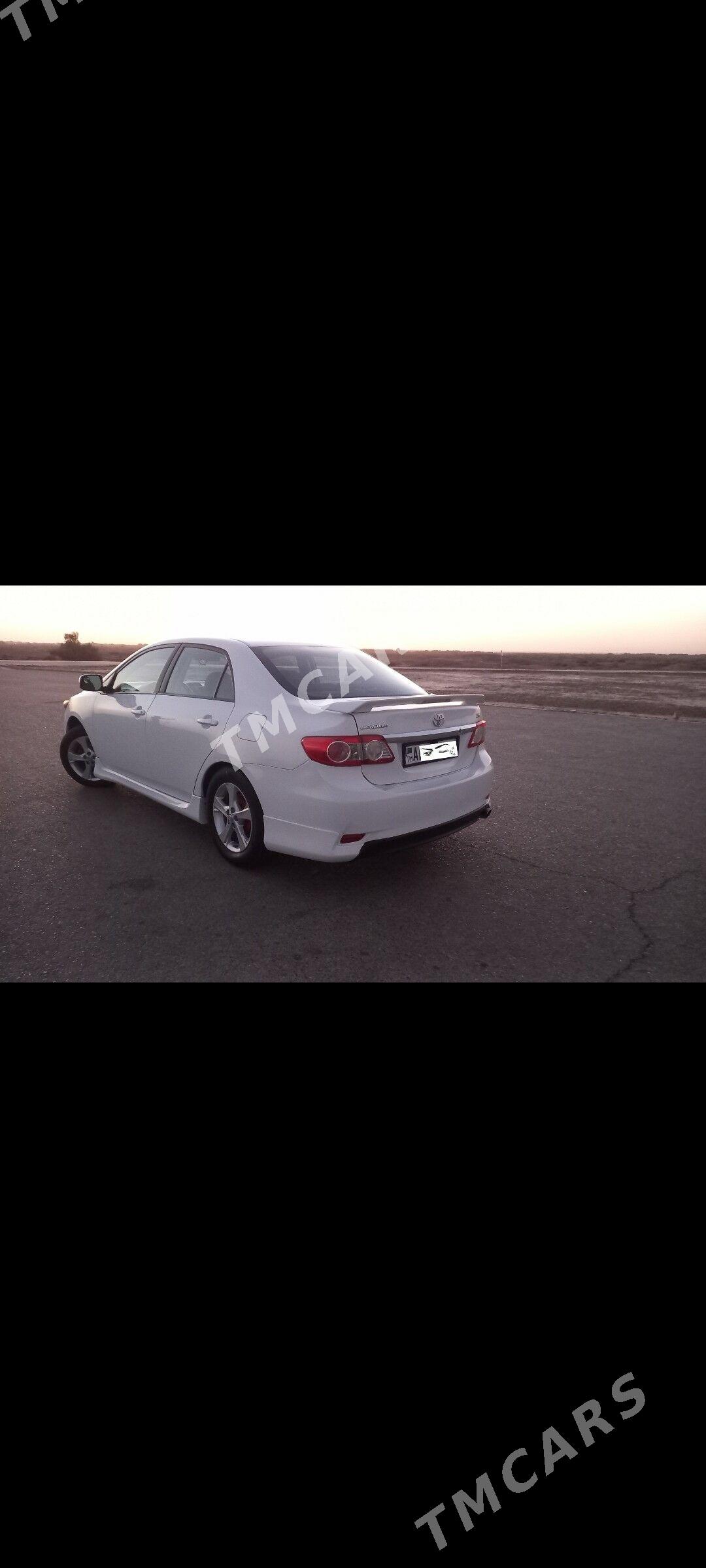 Toyota Corolla 2013 - 150 000 TMT - Байрамали - img 3
