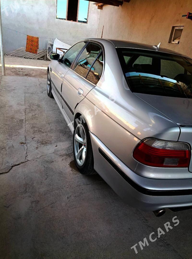 BMW E39 2003 - 130 000 TMT - Dänew - img 4
