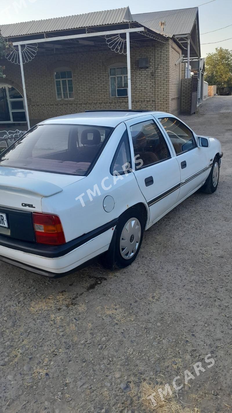 Opel Vectra 1990 - 19 000 TMT - Мары - img 2