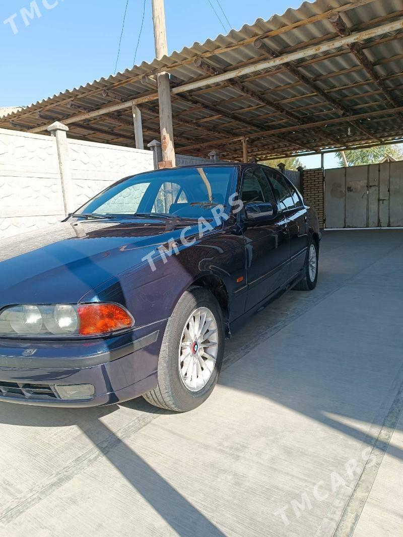 BMW E39 1998 - 100 000 TMT - Сакарчага - img 3