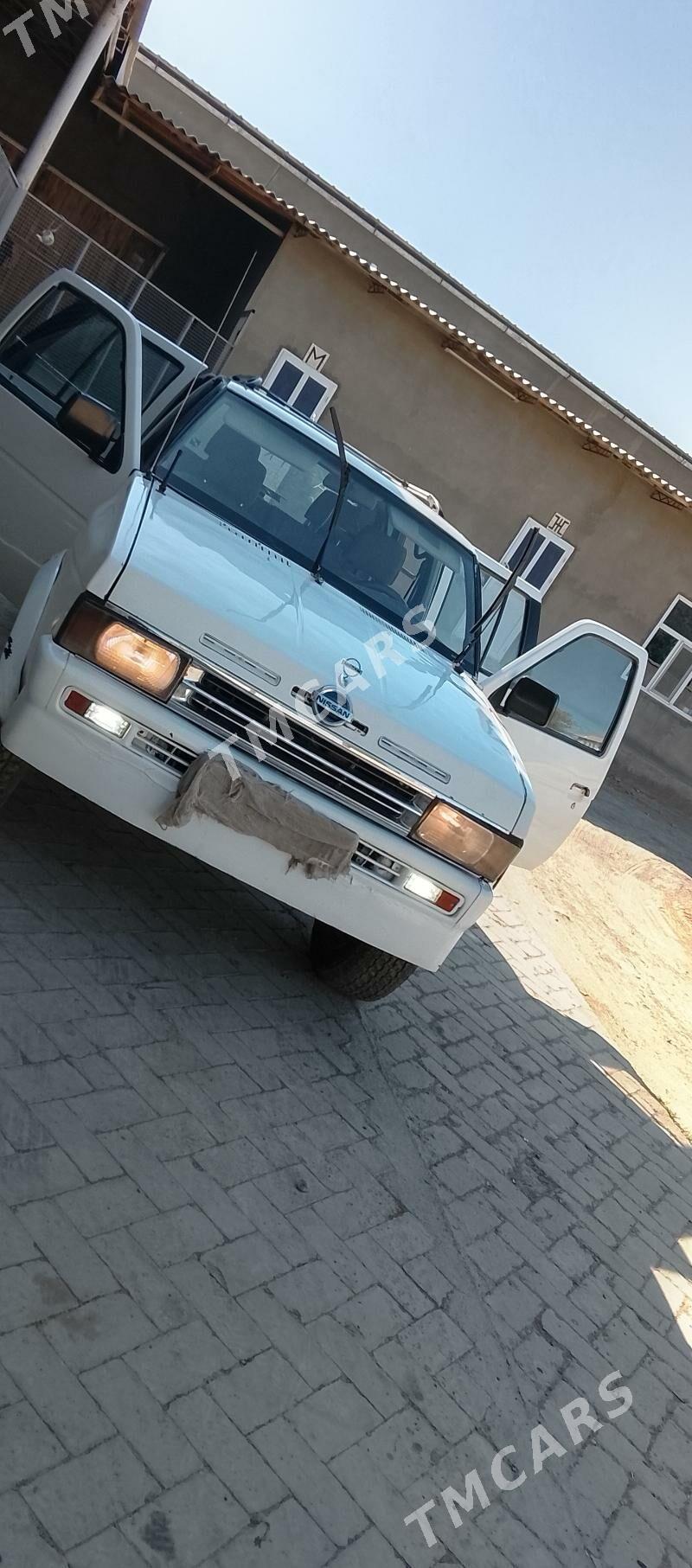 Nissan Pathfinder 1995 - 50 000 TMT - Туркменгала - img 4
