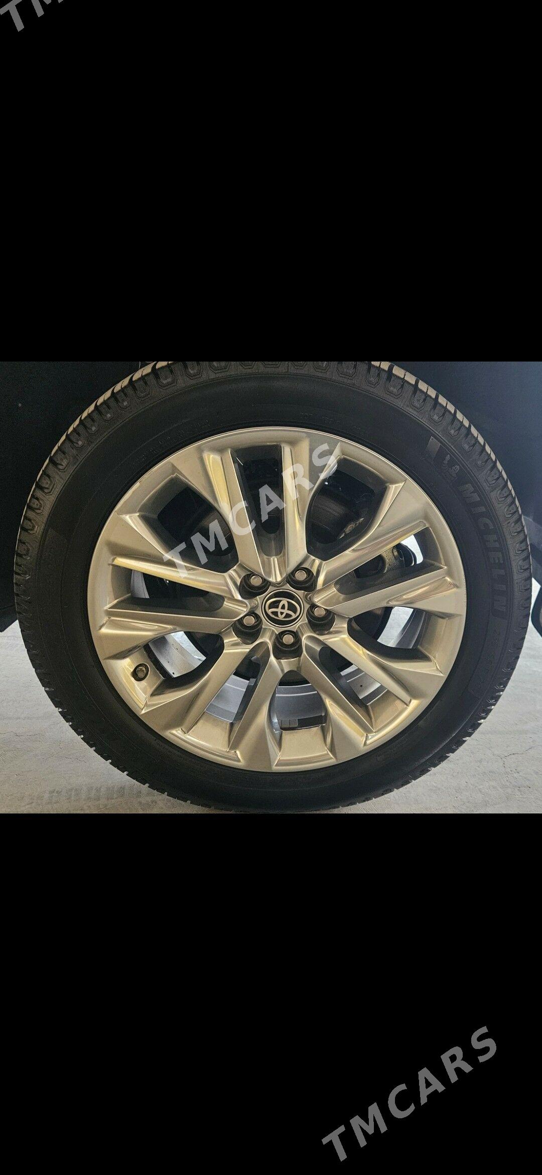 Toyota Highlander 2020 - 679 000 TMT - Ашхабад - img 10