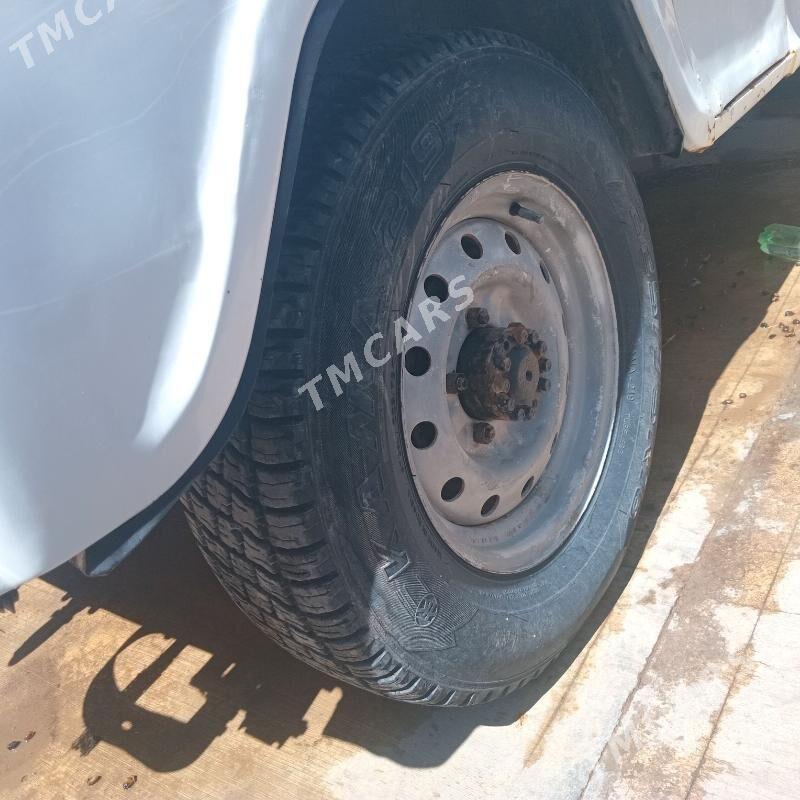 UAZ 469 2003 - 40 000 TMT - Серахс - img 5