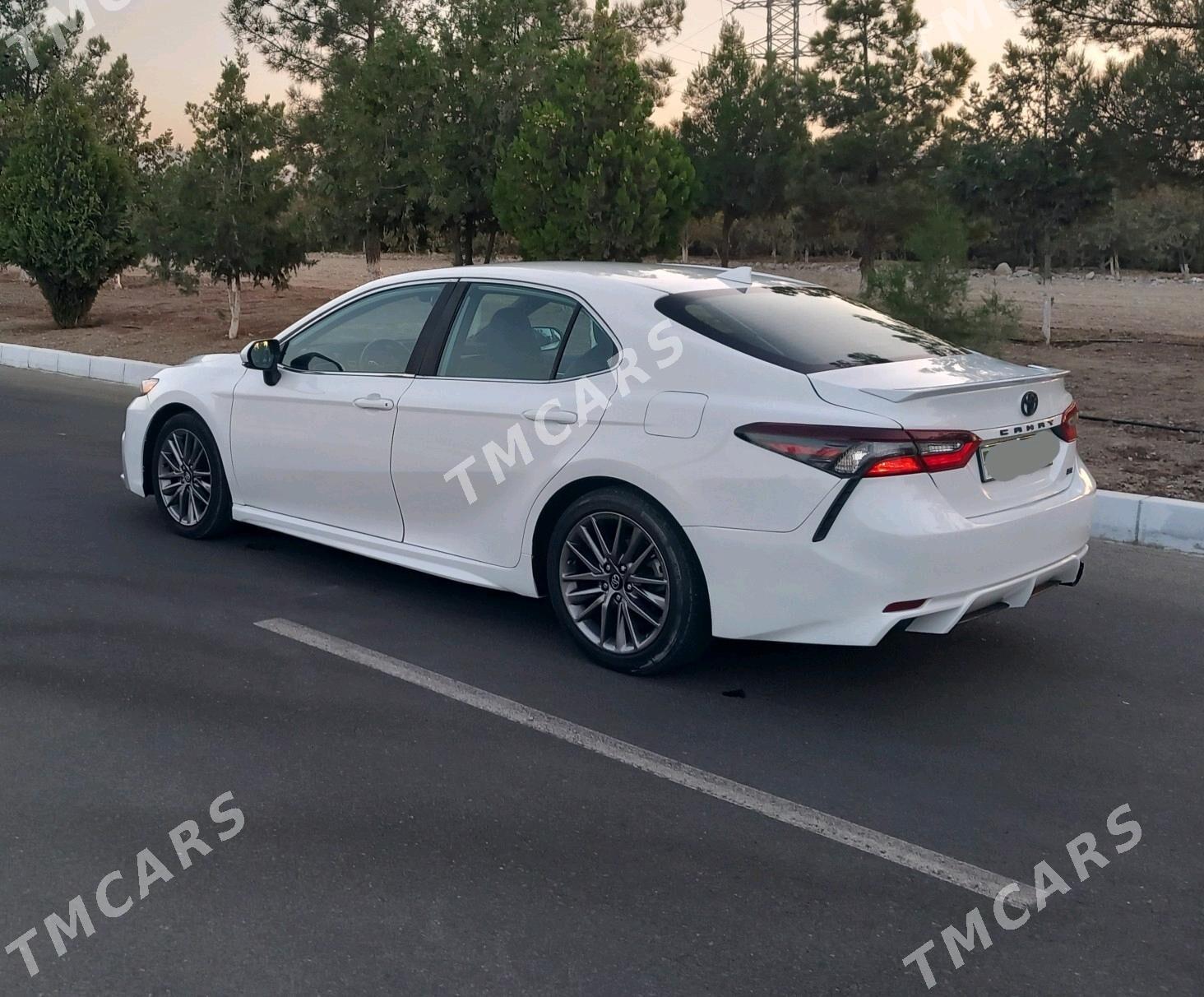 Toyota Camry 2022 - 310 000 TMT - Bäherden - img 2