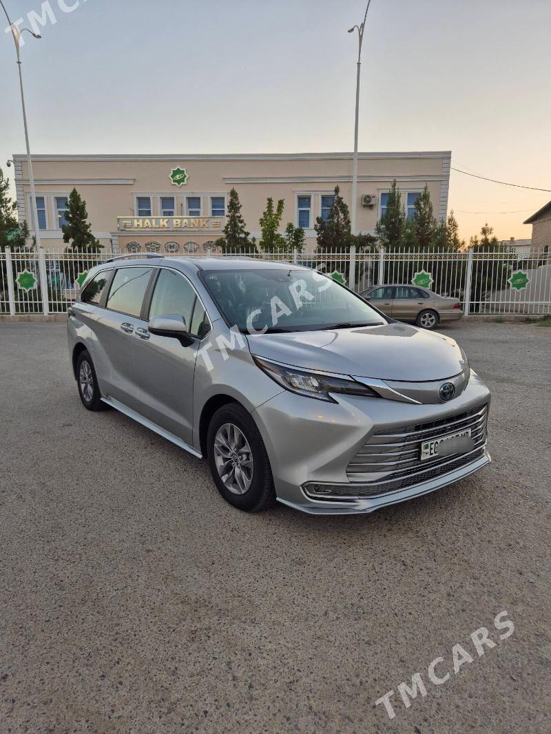 Toyota Sienna 2022 - 515 000 TMT - Байрамали - img 5