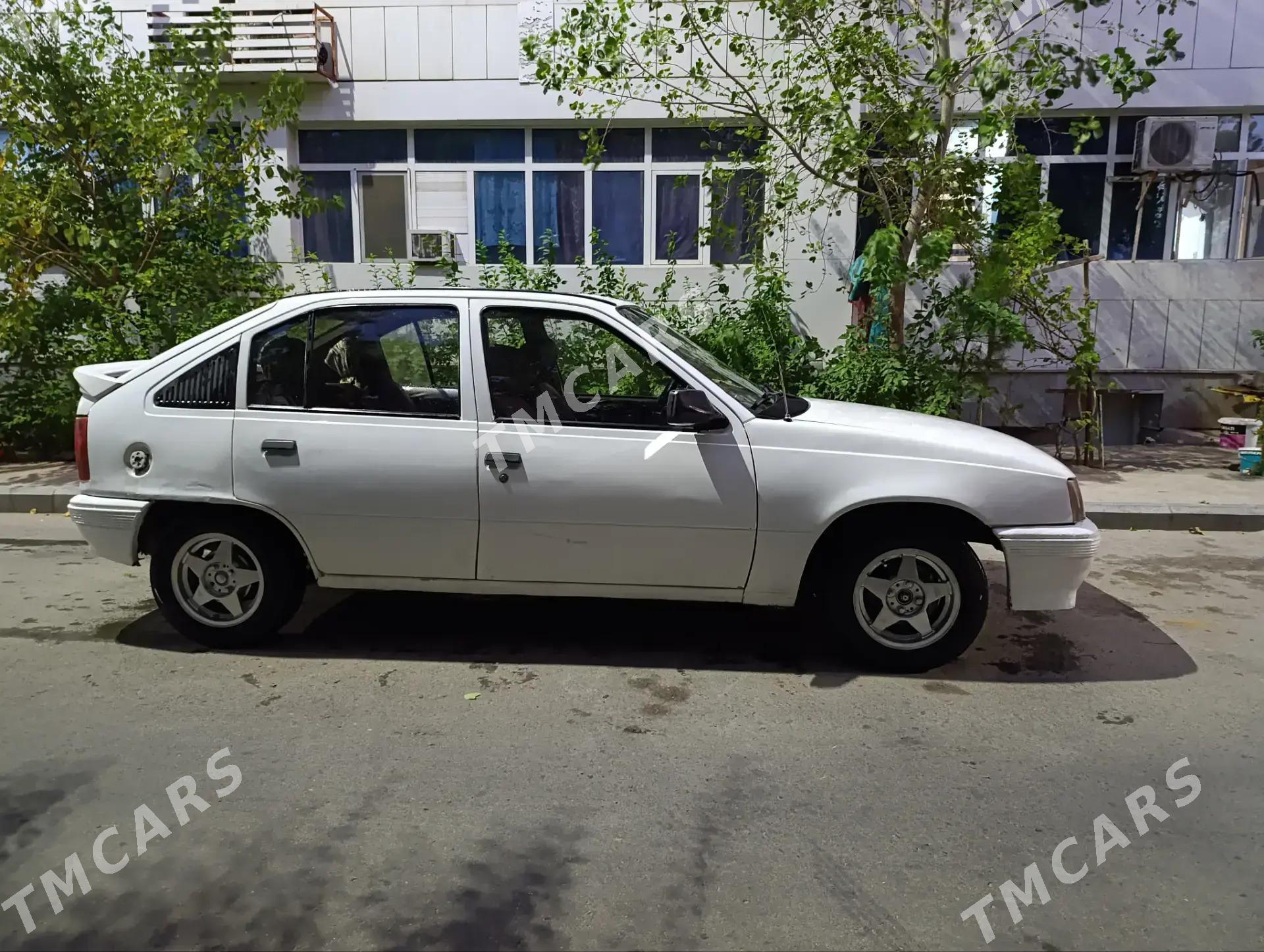 Opel Astra 1986 - 20 000 TMT - Туркменбаши - img 4