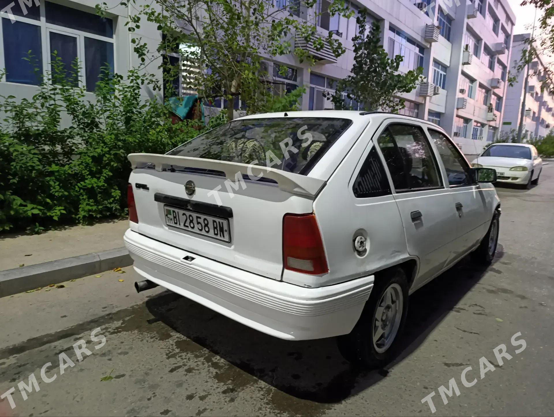 Opel Astra 1986 - 20 000 TMT - Туркменбаши - img 5