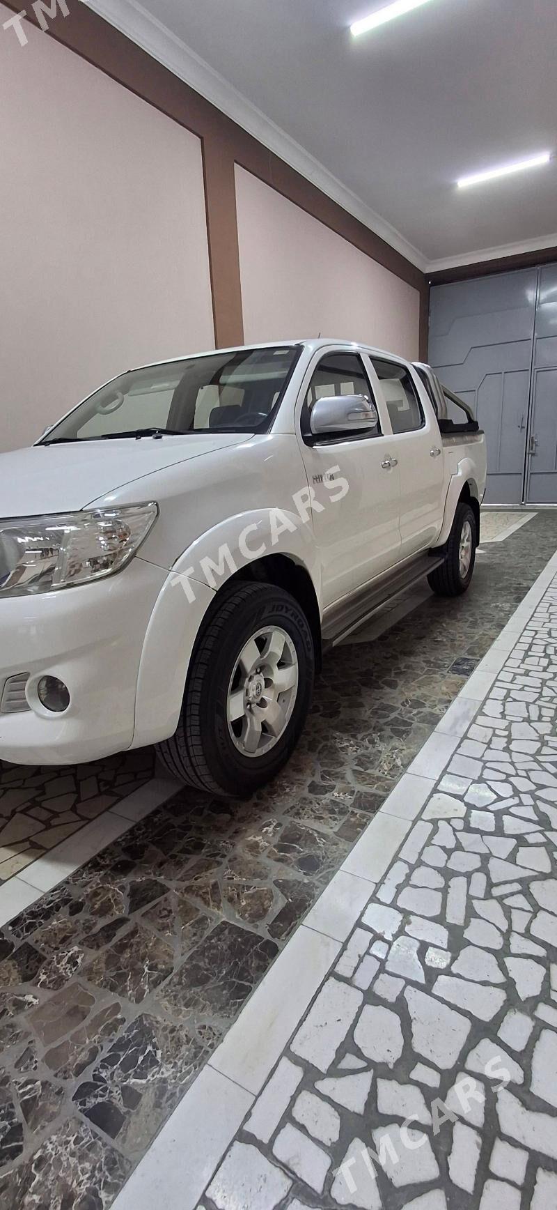 Toyota Hilux 2013 - 340 000 TMT - Türkmenabat - img 3