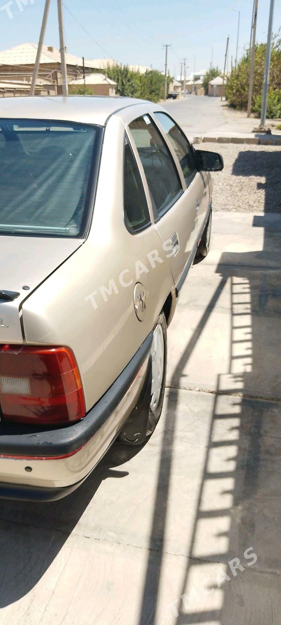Opel Astra 1990 - 40 000 TMT - Mary - img 5