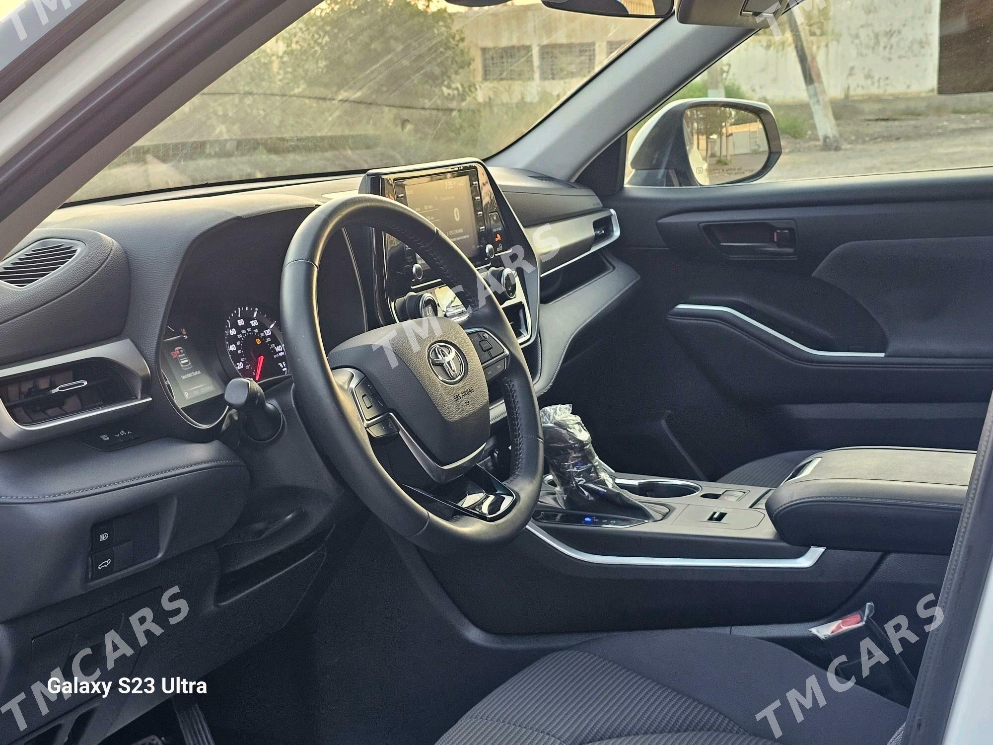 Toyota Highlander 2021 - 510 000 TMT - Мары - img 4