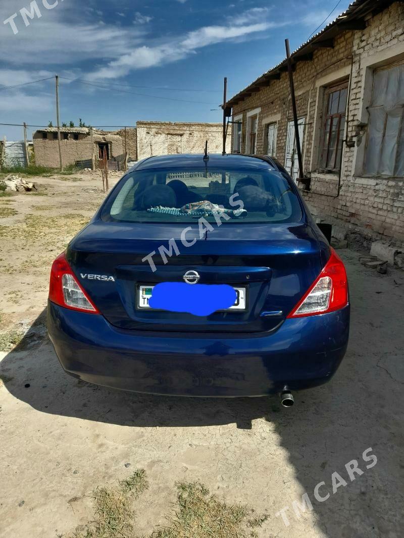 Nissan Versa 2012 - 100 000 TMT - Туркменабат - img 3