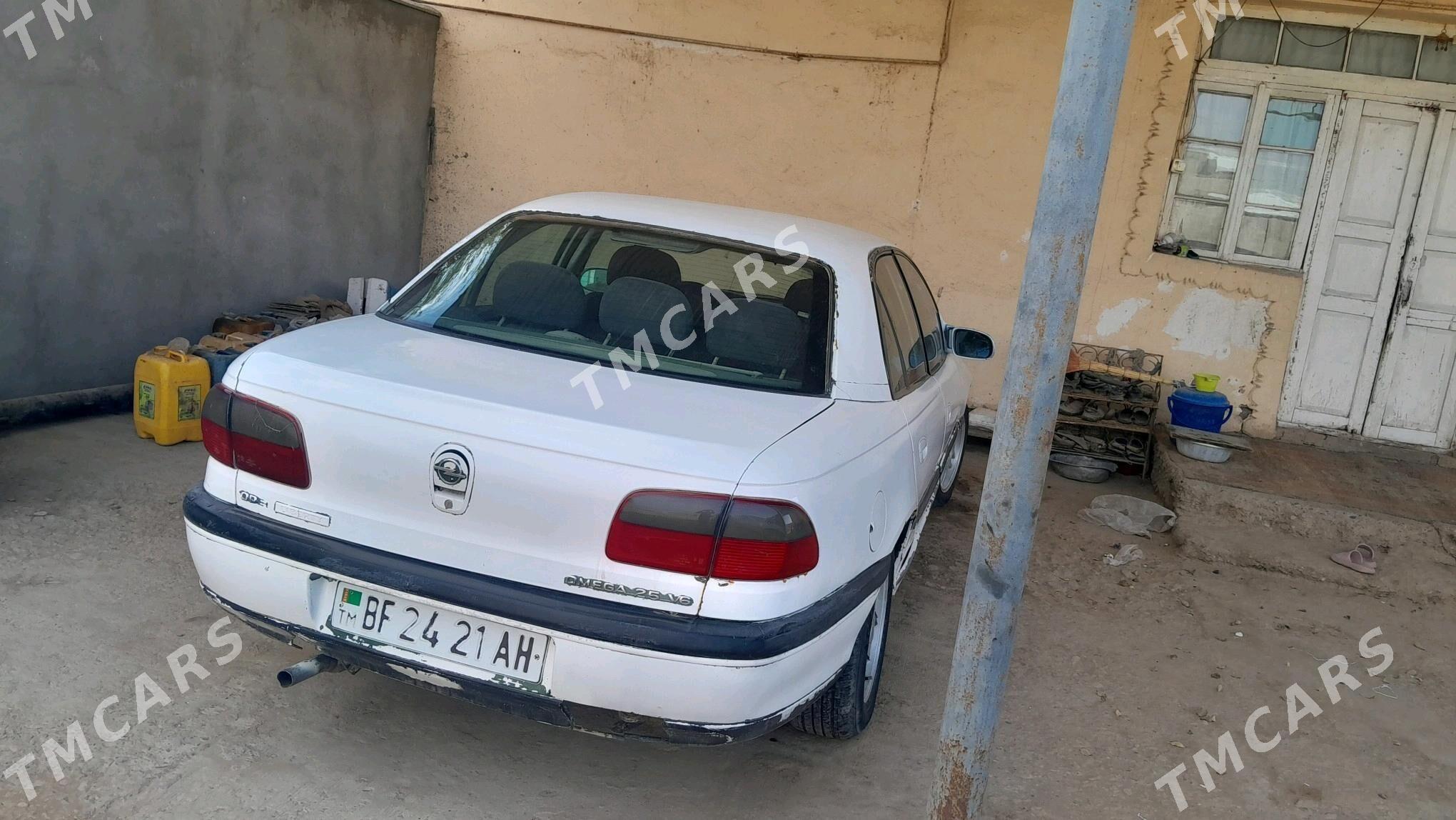 Opel Omega 1999 - 30 000 TMT - Бабадайхан - img 4